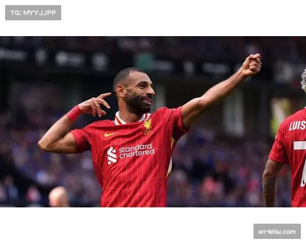 莱万脚后跟妙传显功力 波兰锋线依赖核心发挥